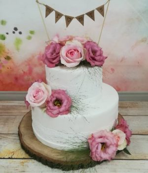 Bruidstaart Lisette wit met roze bloemen